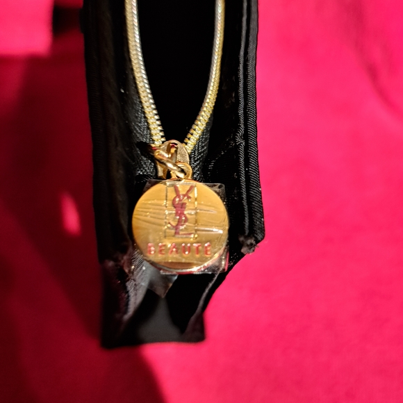 Yves Saint Laurent Black Cosmetic Bag - Picture 4 of 4